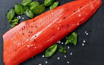 Łosoś Sockeye z Alaski, mrożony filet ze skórąTrim D 600-900 g/szt, vacum, karton 5 kg. Certyfikat MSC